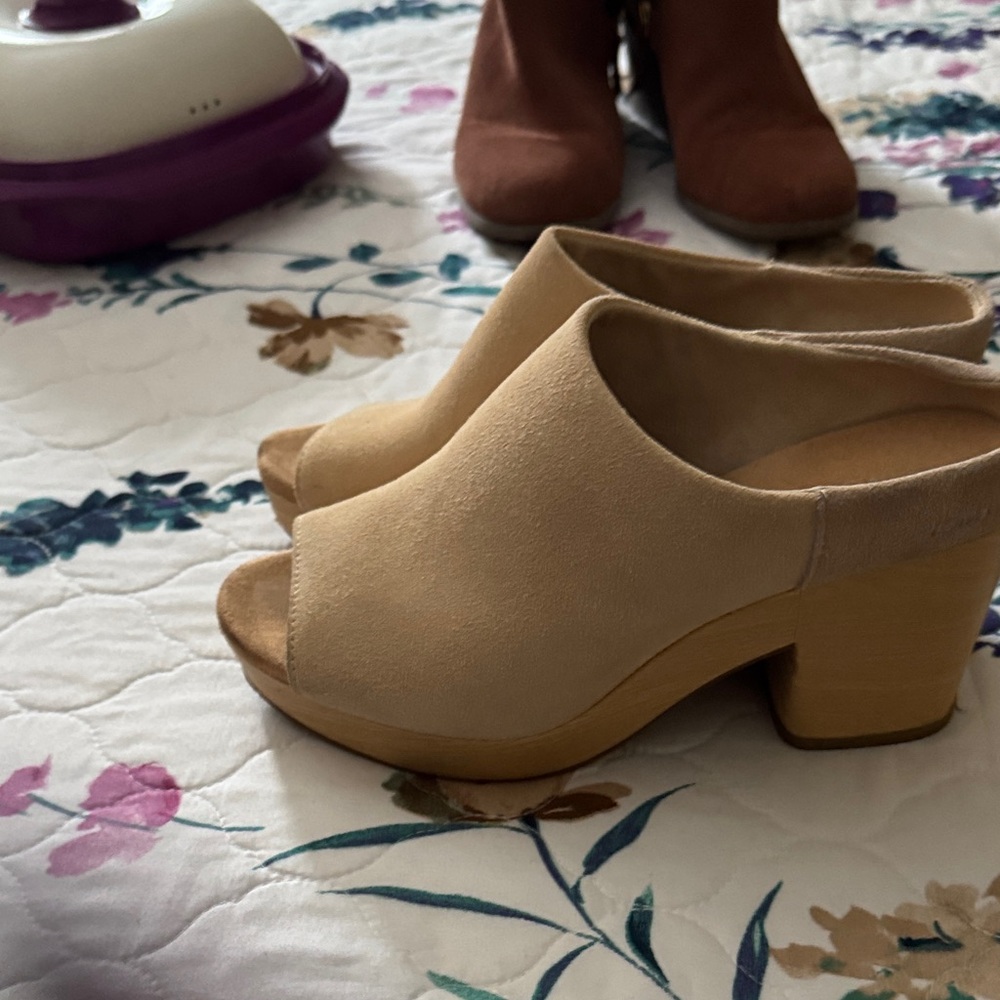 Toms Tan Women's Mules